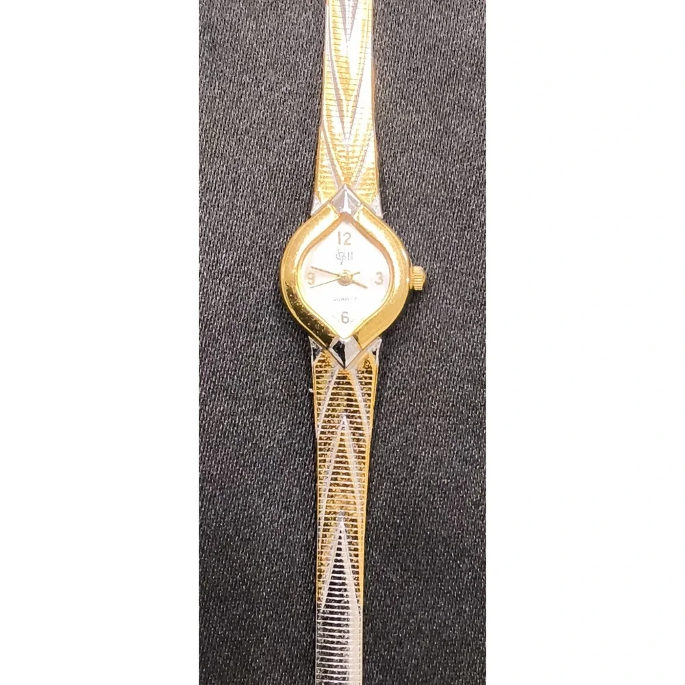 Vintage FADA Industries Two Tone Women's Watch Silver/Gold Dainty Classy #W5163